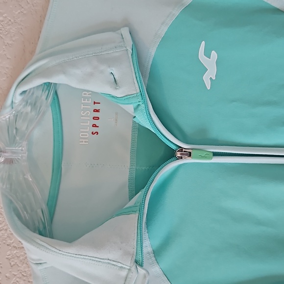 Hollister- Active Jacket - Picture 2 of 7